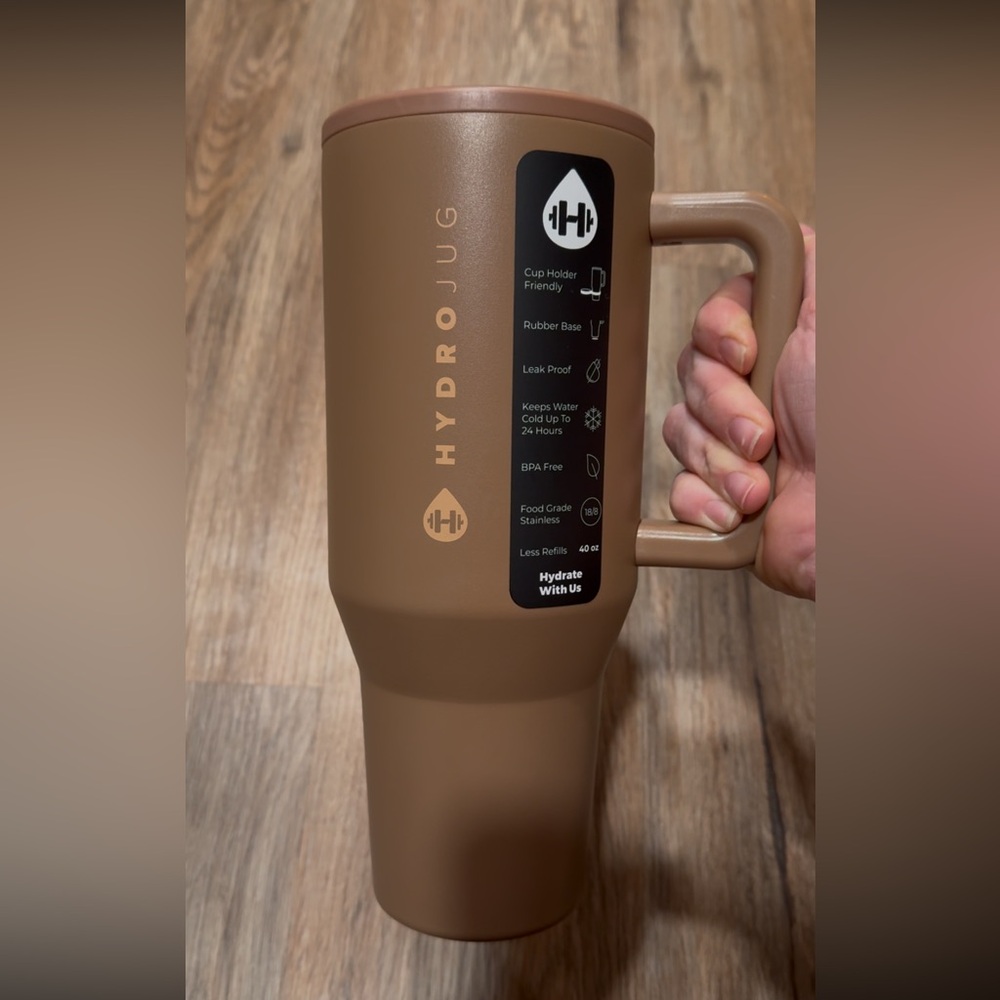 LIMITED EDITION 40oz Hydrojug Traveler MOCHA
NWT